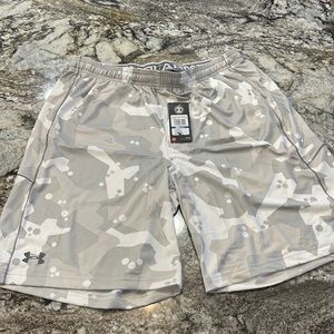 Men’s under Armour sport shorts